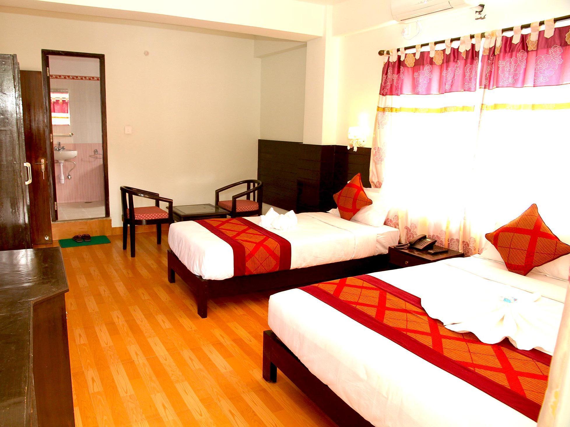 Hotel Center Lake Pokhara Exterior photo