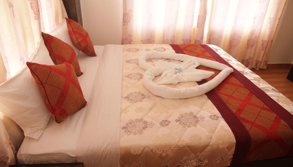 Hotel Center Lake Pokhara Exterior photo